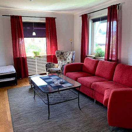 2 Rum Och Koek Pa Faerjestad Karlstad Extérieur photo