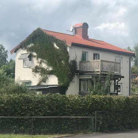 2 Rum Och Koek Pa Faerjestad Karlstad Extérieur photo