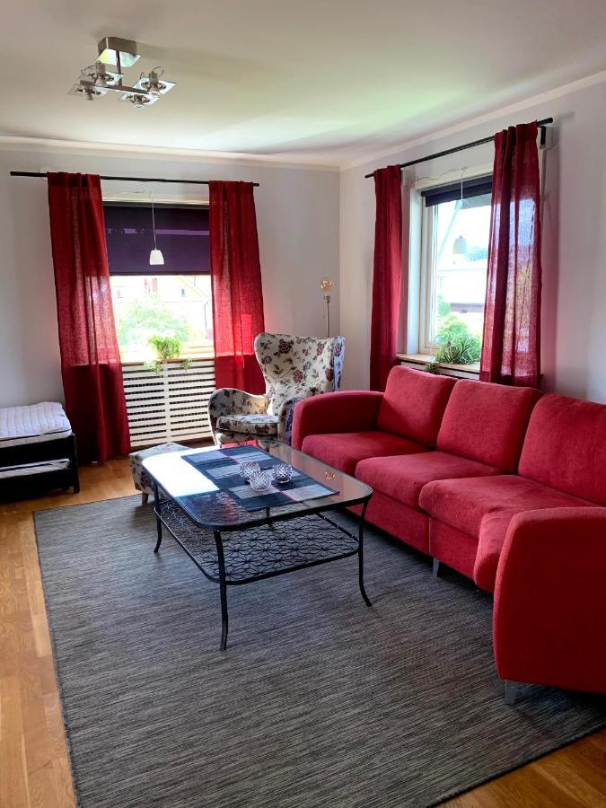 2 Rum Och Koek Pa Faerjestad Karlstad Extérieur photo