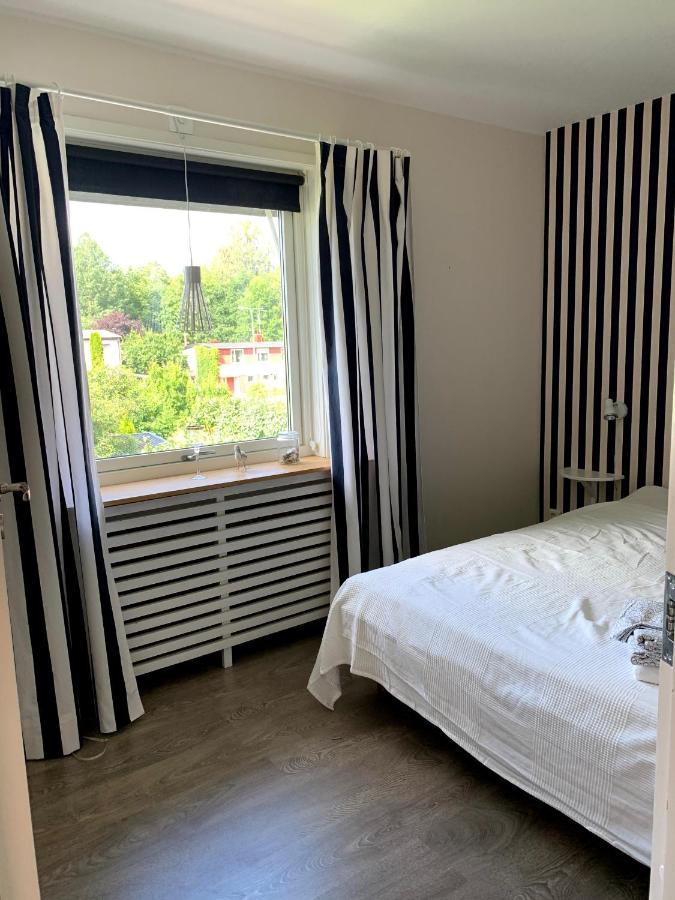 2 Rum Och Koek Pa Faerjestad Karlstad Extérieur photo