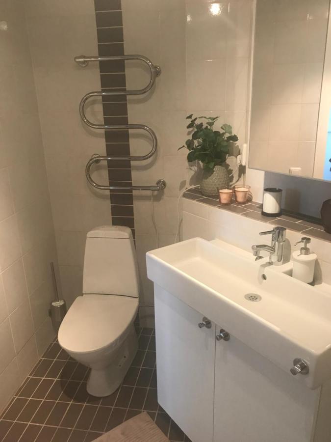 2 Rum Och Koek Pa Faerjestad Karlstad Extérieur photo