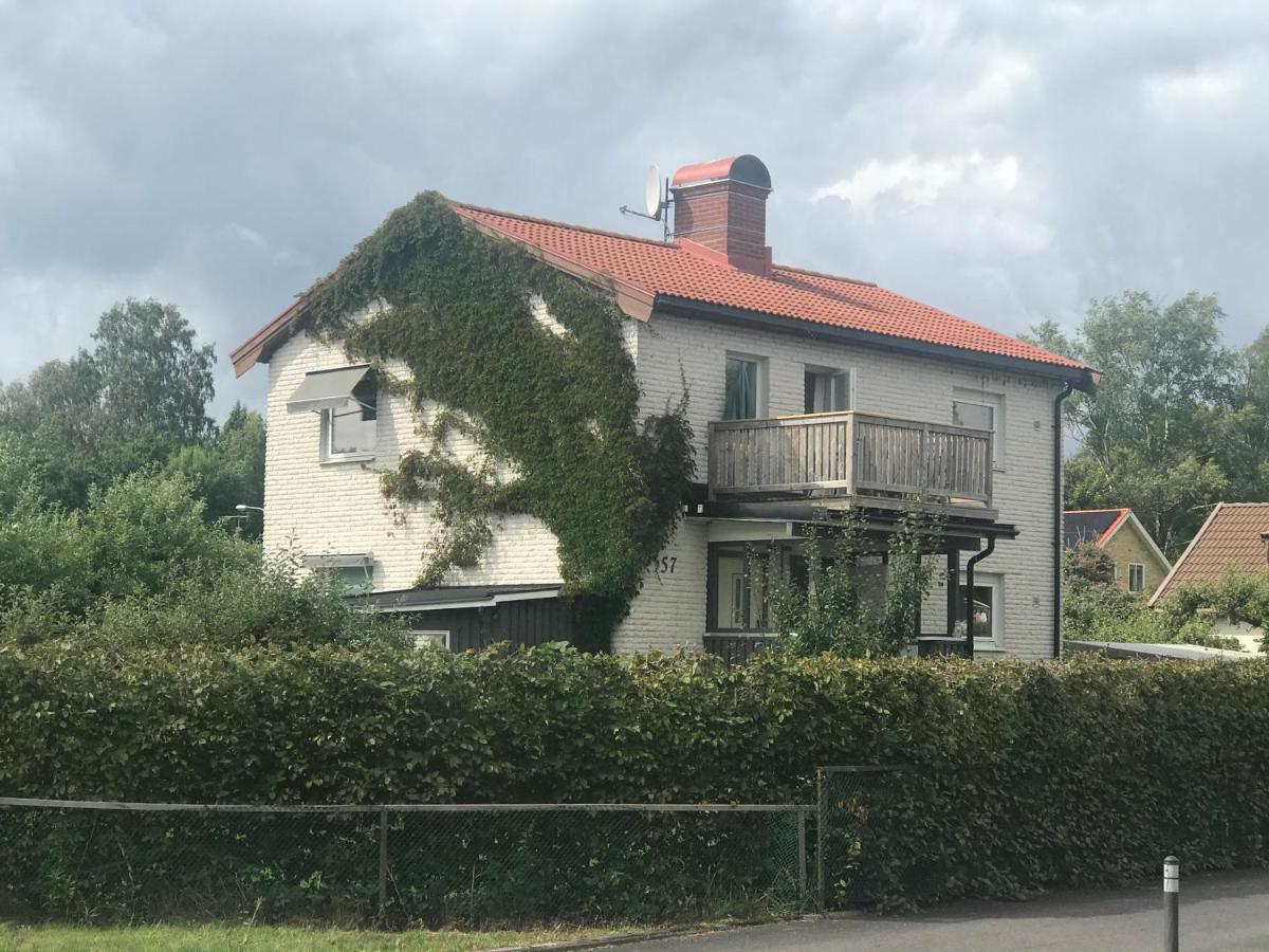 2 Rum Och Koek Pa Faerjestad Karlstad Extérieur photo